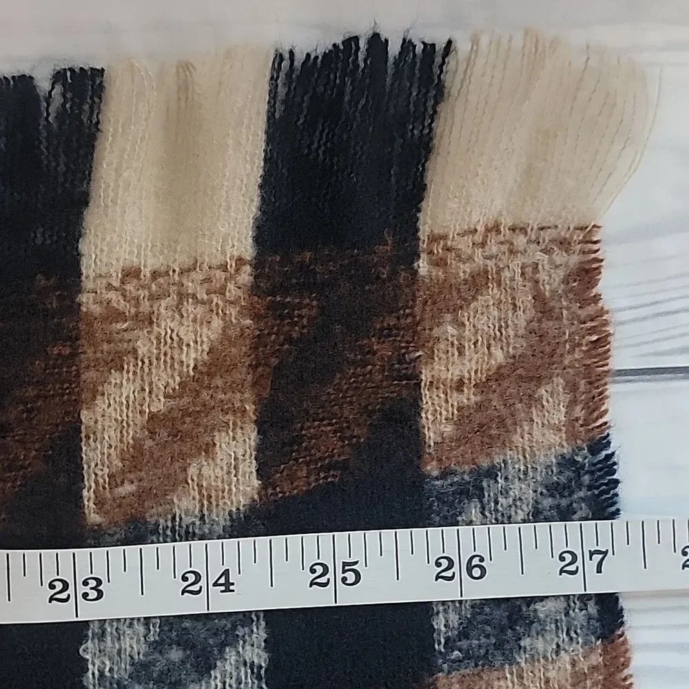 Pretty Persuasions scarf with fringe houndstooth plaid multicolored